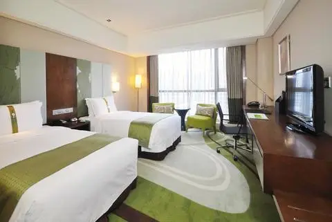 Holiday Inn Qingdao City Center 