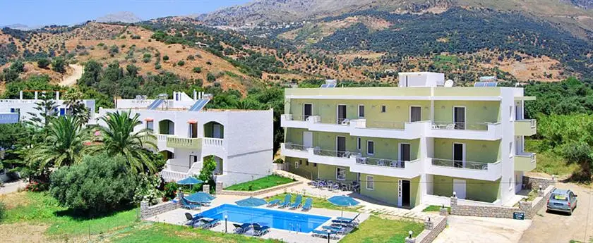 Manolis Apartments 