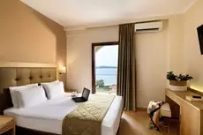 Akrathos Beach Hotel 