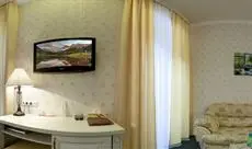 Four Rooms Mini-Hotel 