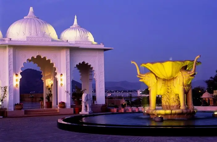 Radisson Blu Udaipur Palace Resort & Spa 