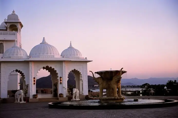 Radisson Blu Udaipur Palace Resort & Spa 