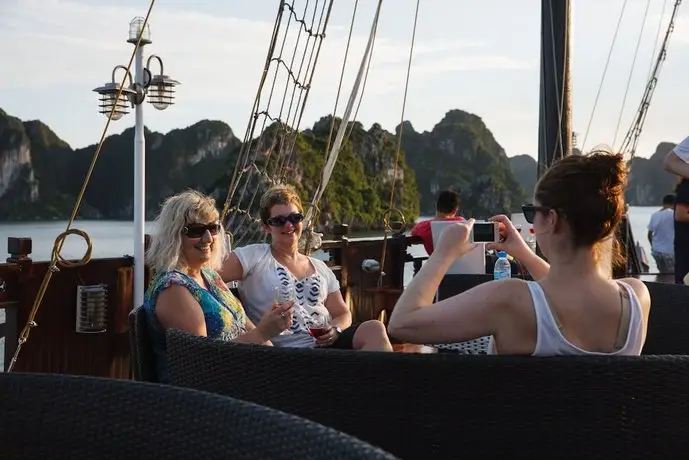 Halong Paloma Cruise