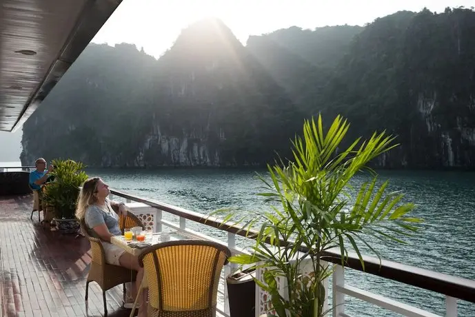 Halong Paloma Cruise 