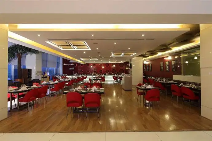 Starottel Ahmedabad Bar / Restaurant