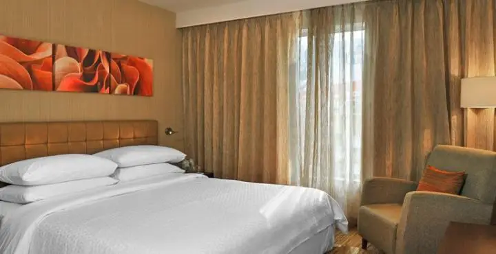 Four Points By Sheraton Hotel and Serviced Apartments 