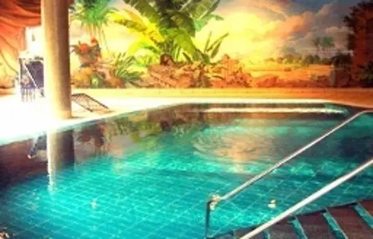 Hotel Quellenhof Garni mit Thermalbad Swimming pool