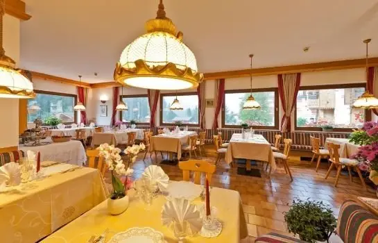 Hotel Cesa Edelweiss Bar / Restaurant