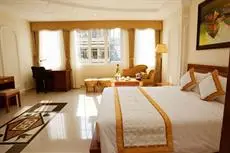 Tan Hoang Long Hotel room