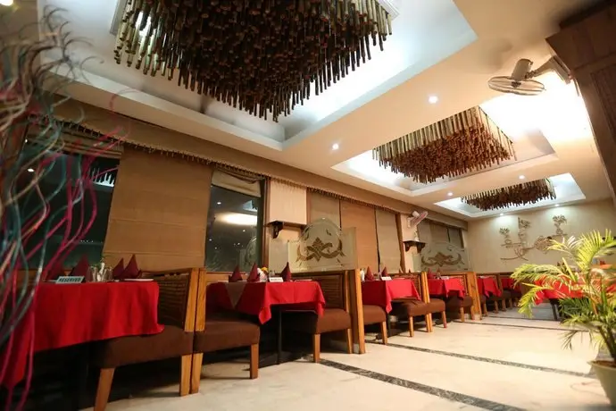 Hotel Devi Grand Bar / Restaurant
