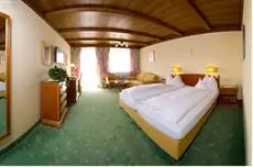 Hotel Landgasthof Altwirt room