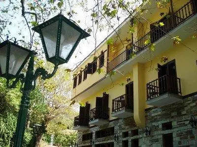 Pelias Hotel 