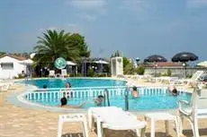 Haris Hotel Swimming pool