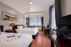 Prince II Hotel room