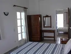 Marianos Apartments room