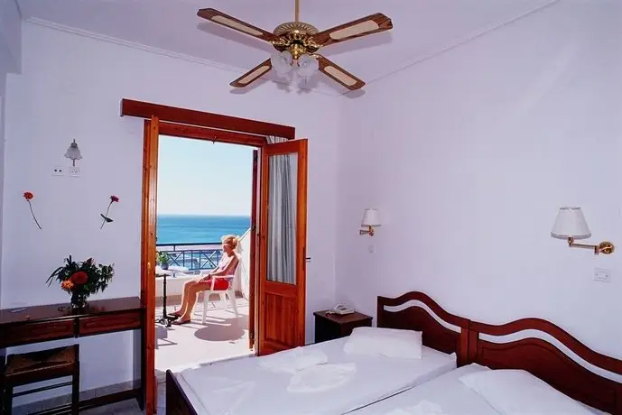 Golden Sand Studio Apartments Marathokampos