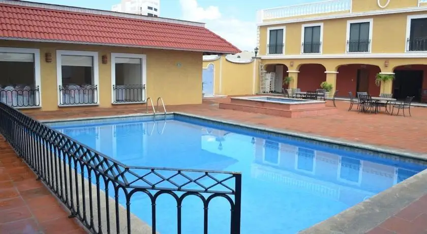 Hotel Bello Veracruz Swimming pool