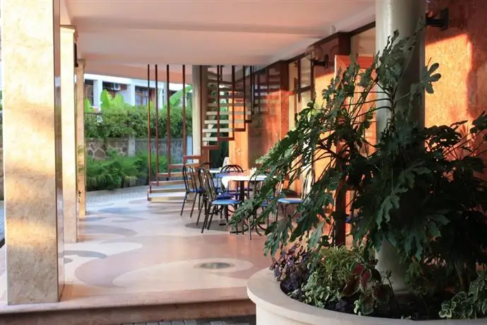 VVV Hotel Lobby