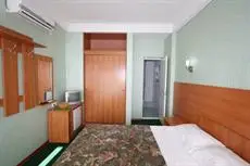VVV Hotel room