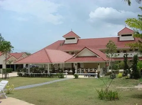 Lake Villas Resort Bang Lamung