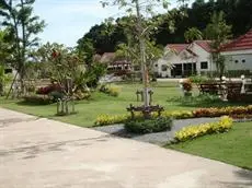 Lake Villas Resort Bang Lamung 