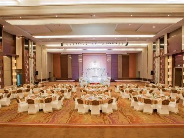 The Grand Fourwings Convention Hotel Bangkok Conference hall