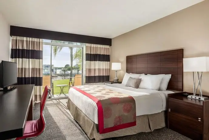 Ramada by Wyndham Sarasota Hotel 