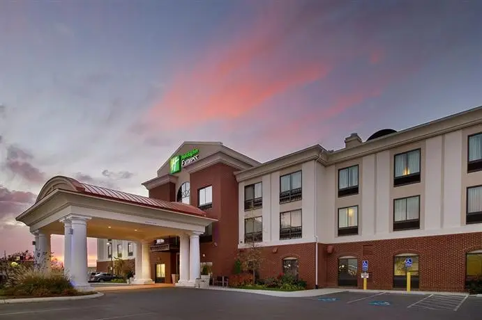 Holiday Inn Express Hotel & Suites Tullahoma Appearance