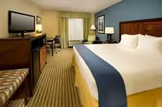 Holiday Inn Express Hotel & Suites Tullahoma room