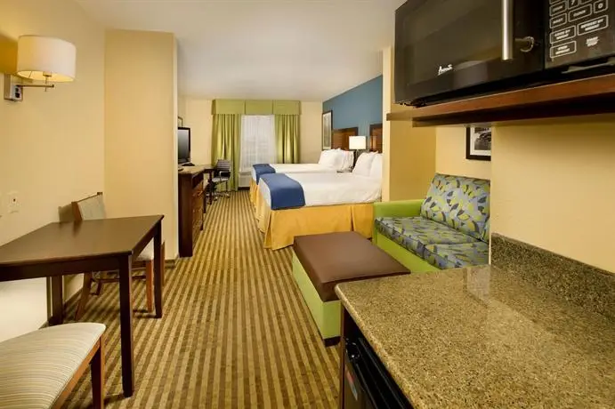 Holiday Inn Express Hotel & Suites Tullahoma 