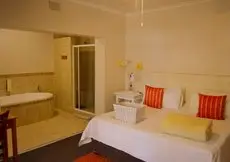 Aero Guest Lodge room