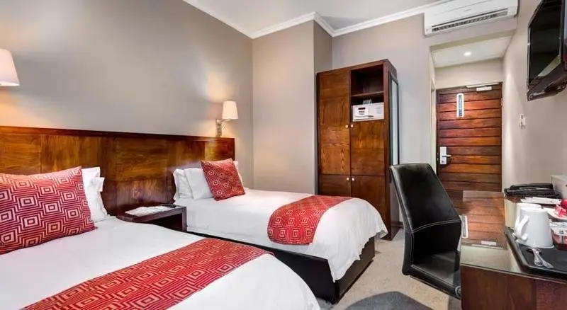 Protea Hotel Hatfield Apartments 