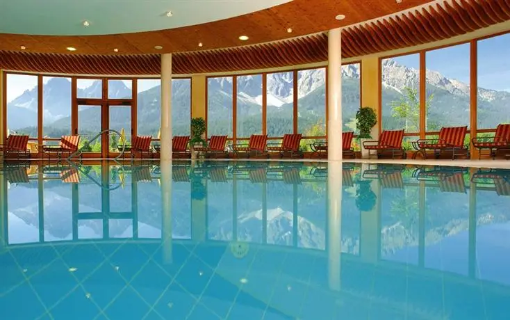Hotel Leitlhof - Dolomiten Swimming pool