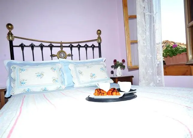 Varosi Guesthouse 