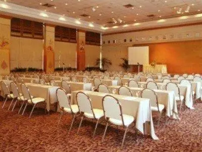 The City Hotel Sriracha by BBH Japan Conference hall