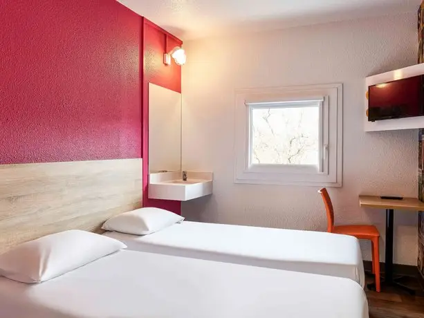 Hotelf1 Saint Witz A1 Paris Nord Renove room