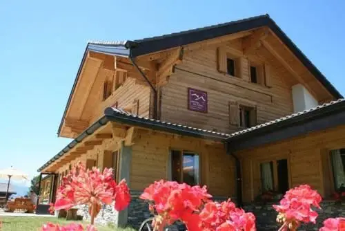 Hameau Mountain Lodge