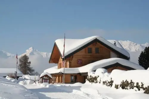 Hameau Mountain Lodge