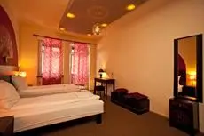 Oriental House room