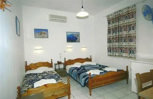 Santorini Facile Fira Rooms 