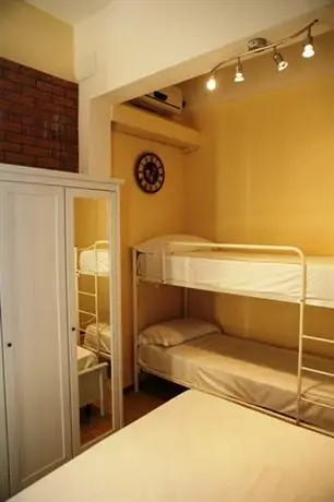 Agora Hostel Deluxe 