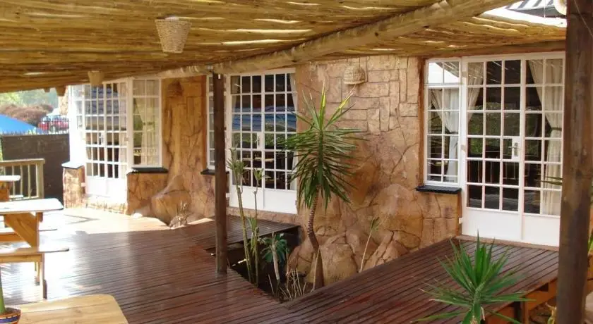 Flintstones Guesthouse Fourways 