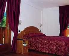 Hotel Cevedale Santa Caterina Valfurva room