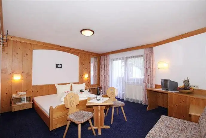 Hotel Pension St Leonhard room