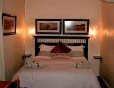 Amper Bo Guest House 