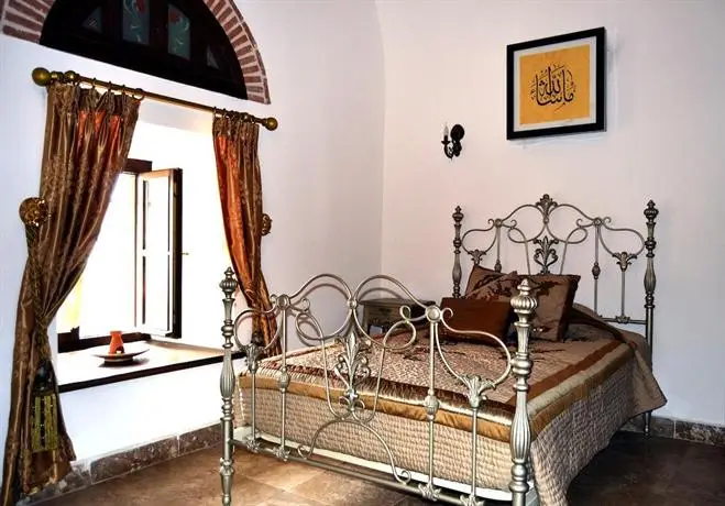 Cesme Kanuni Kervansaray Historical Hotel 