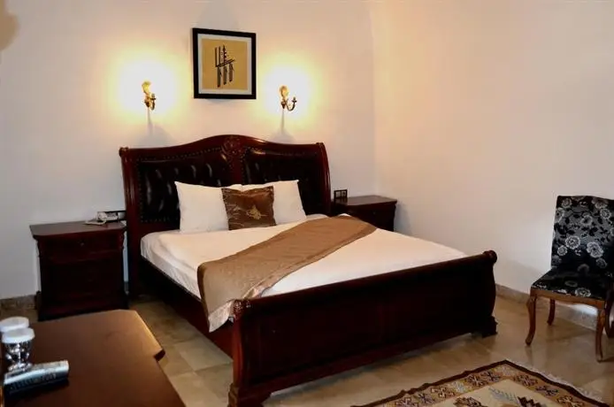 Cesme Kanuni Kervansaray Historical Hotel 