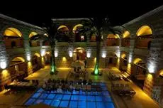 Cesme Kanuni Kervansaray Historical Hotel 