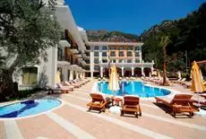 Meril Hotel Swimming pool
