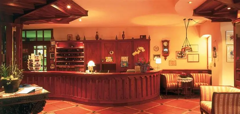 Hotel Bemelmans-Post Bar / Restaurant